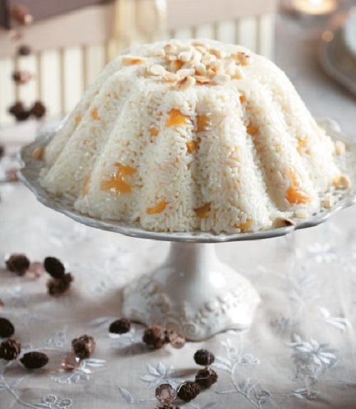 Πιλάφι με ξερά βερίκοκα και αμύγδαλα