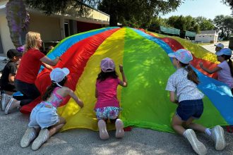 Πρώτη μέρα για τις ημερήσιες παιδικές κατασκηνώσεις του Δήμου Πατρέων, με 315 παιδιά σε πλαζ και Ροΐτικα