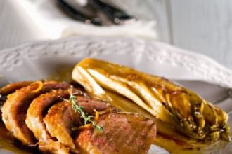 Πάπια με μπράντι συνοδευόμενη από αντίβ