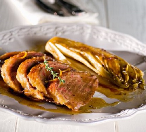 Πάπια με μπράντι συνοδευόμενη από αντίβ