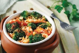 Γαρίδες γιουβέτσι με μπρόκολο