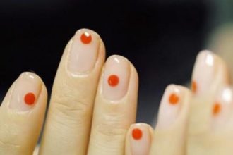Dotty nails: Το πιο minimal nail art που μπορείς να κάνεις μόνη σου