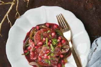 Χοιρινά φιλετάκια μαγειρεμένα με χυμό ροδιού