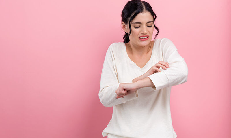 Κνησμός: Με ποια σοβαρά προβλήματα ψυχικής υγείας συνδέεται