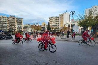 Πάτρα: Ντύθηκαν Αϊ Βασίληδες για μια ημέρα και πλημμύρισαν με τα ποδήλατα τους το κέντρο της πόλης (ΦΩΤΟ & ΒΙΝΤΕΟ)