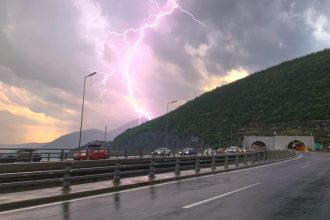 Νέο έκτακτο δελτίο της ΕΜΥ: Ισχυρές βροχές, καταιγίδες και χιόνια φέρνει η "ELENA" - Πού θα "χτυπήσουν" τα φαινόμενα