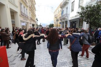 Τσικνοπέμπτη στην Πάτρα: Το γλέντι δεν σταματά ποτέ - Τα βραδινά δρώμενα
