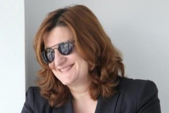 Όχι, δεν είναι ο Ντάνος του Survivor με τα κομποσχοίνια, το μέσο λαϊκό παιδί, ούτε πρέπει να γίνει ο ήρωάς του