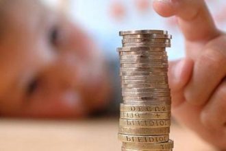 Σε ποια ηλικία αρχίζουμε να δίνουμε χαρτζηλίκι στο παιδί