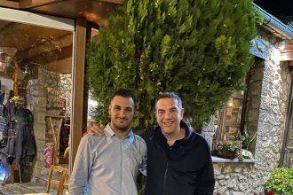 Σε ταβέρνα στα Πράμαντα Ιωαννίνων ο Αλέξης Τσίπρας