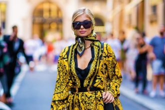 Τα scarf prints είναι η τάση που θα κάνει τη διαφορά