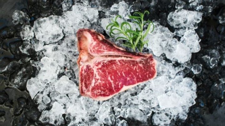 Έτσι θα ξεπαγώσετε την μπριζόλα σας μέσα σε 3 λεπτά