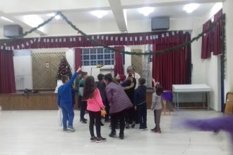 Πάτρα: Χριστουγεννιάτικη γιορτή στο φροντιστηριακό κέντρο του 1ου Δημοτικού Σχολείου Οβρυάς