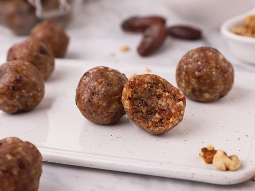 Energy balls με ξηρούς καρπούς και cranberries