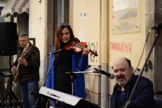 Αποκριάτικες πινελιές με Νίκο Λέκκα στη Ρήγα Φεραίου - ΦΩΤΟ