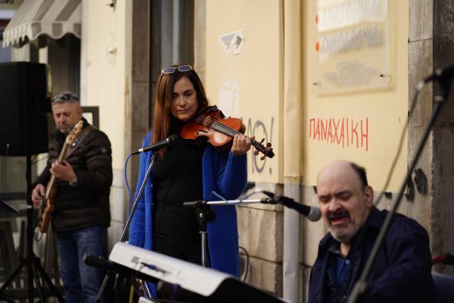 Αποκριάτικες πινελιές με Νίκο Λέκκα στη Ρήγα Φεραίου - ΦΩΤΟ