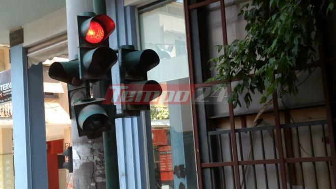 Πάτρα: Στόχος βανδάλων φωτεινός σηματοδότης - ΦΩΤΟ