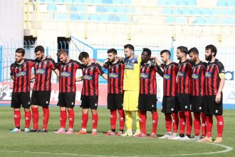 Η ανθοδέσμη από τους παλαίμαχους στην αποστολή της Παναχαϊκής