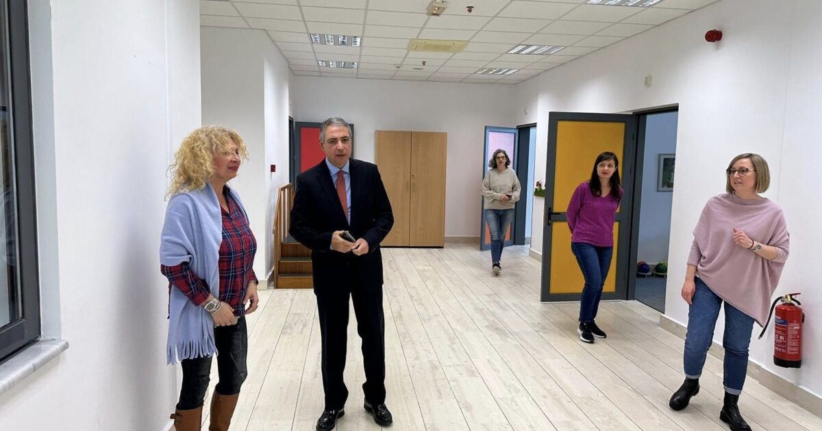 Στο Κέντρο Φυσικής Ιατρικής και Αποκατάστασης ο Γ. Καρβέλης