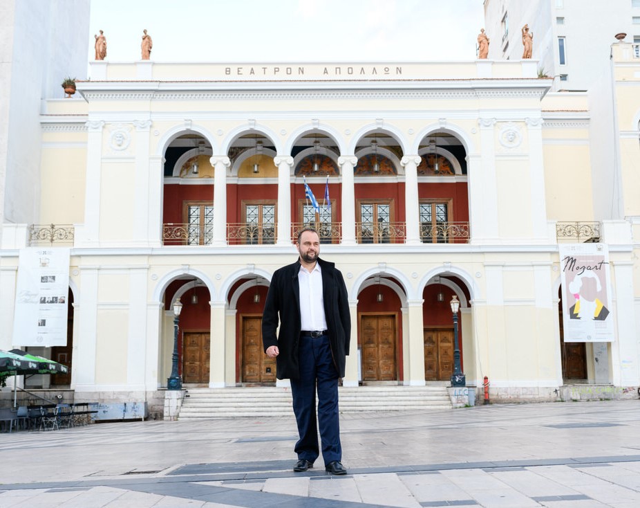 "Βροχή" ευχών στον Βασίλη Αϊβαλή