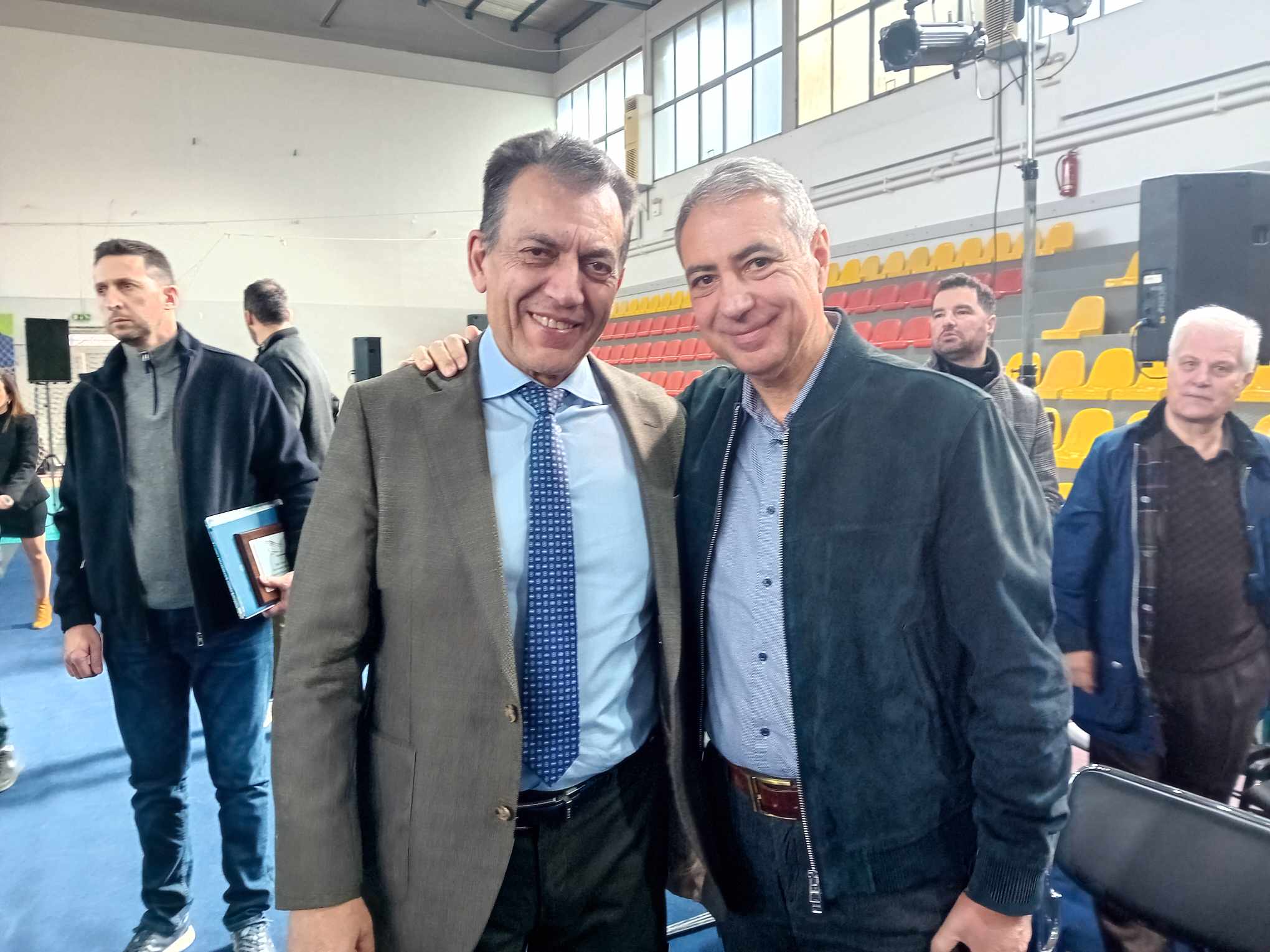 Με τον φίλο του τον Γιάννη