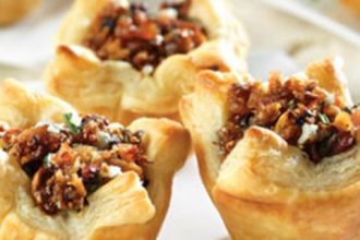 Ταρτάκια με αποξηραμένα σύκα και μπλε τυρί