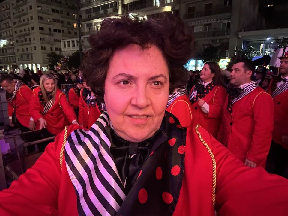 Η Αθηνά Τραχήλη ανέλαβε δράση στο Καρναβάλι