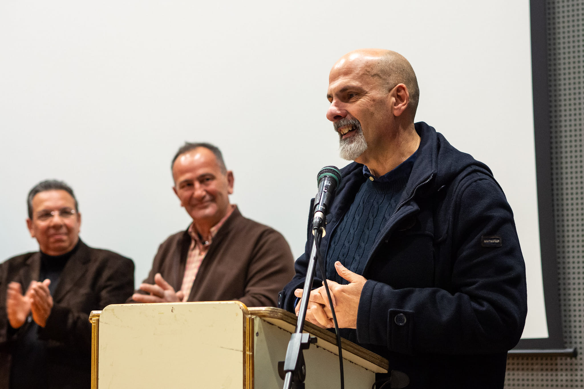 Στην πίτα των κρητών της Πάτρας ο Χαράλαμπος Μπονάνος