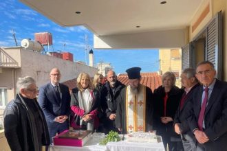 Στην πίτα της Διεύθυνσης Δημόσιας Υγείας και Κοινωνικής Μέριμνας η Άννα Μαστοράκου