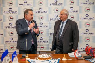 Ο Κώστας Σβόλης στην πίτα του Ιστιοπλοϊκού (ΦΩΤΟ)