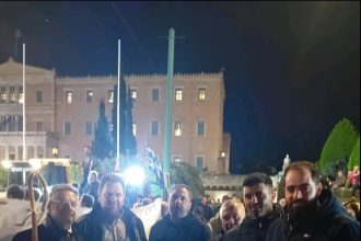 Ο Ανδρέας Παναγιωτόπουλος με γκλίτσα!