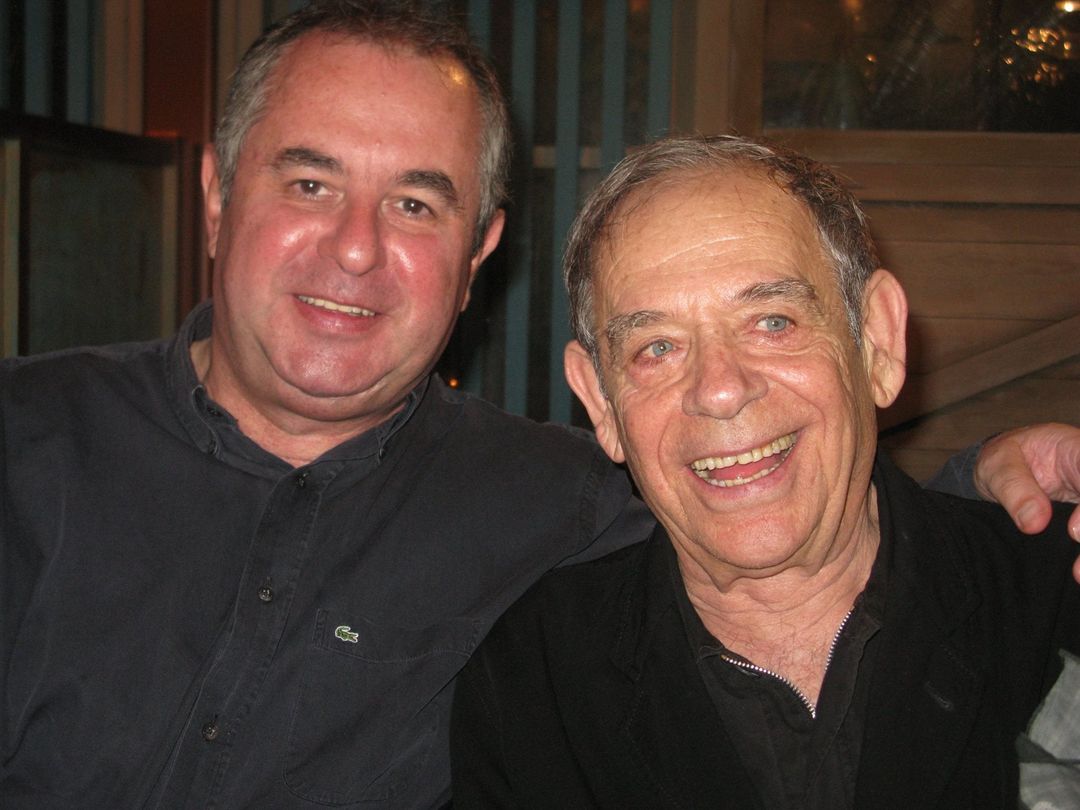 Ο δημοσιογράφος Ηλίας Γεωργάκης αποχαιρετά το νονό του Ηλία Λογοθέτη