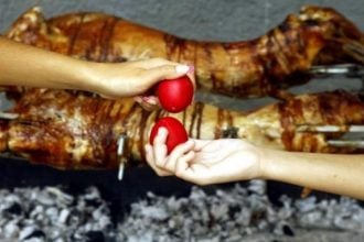 Μάθετε πώς να περάσετε ομαλά από τη νηστεία στην υπερφαγία