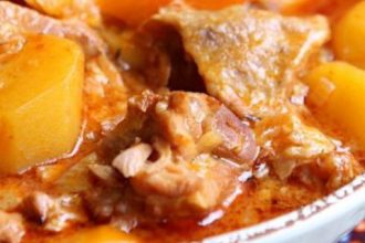 Μοσχαράκι κοκκινιστό της γιαγιάς