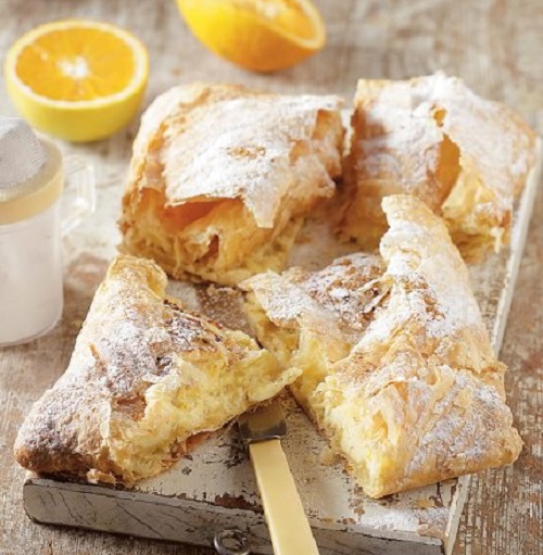 Μπουγάτσα με κρέμα πορτοκαλιού