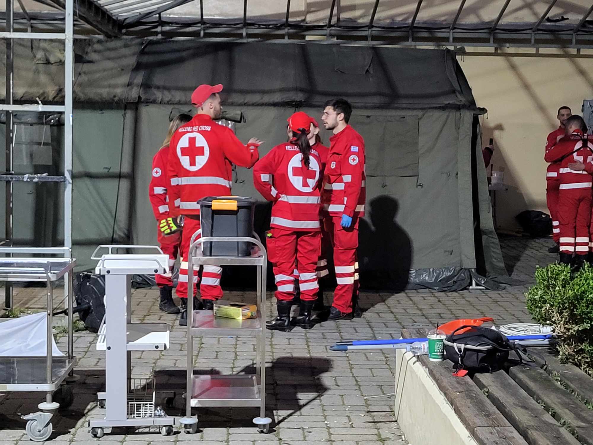 Πάτρα: Οι ευχαριστίες στους εθελοντές του ΕΕΣ της κοπέλας που έπεσε ηχείο στο κεφάλι της