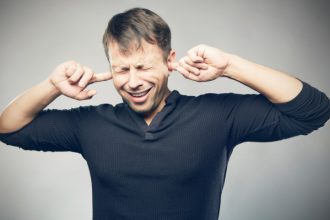 Τι να κάνετε όταν βουίζουν τ' αυτιά σας