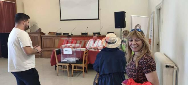 Πάτρα: Σε εξέλιξη η εκλογική διαδικασία στον ΣΥΡΙΖΑ: 12 υποψήφιοι από Δυτ. Ελλάδα θα παλέψουν για 3 θέσεις στο ευρωψηφοδέλτιο - Τα εκλογικά τμήματα της Αχαΐας (ΦΩΤΟ)