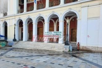 Πάτρα: Ντρέπεται και η ντροπή για την κατάσταση στο δημοτικό θέατρο Απόλλων (ΦΩΤΟ)