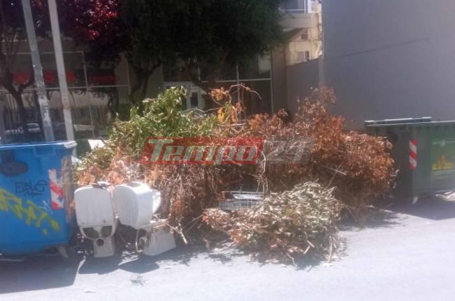 Πάτρα: Πέρασε ένας μήνας και ...οι τουαλέτες είναι ακόμα εκεί!