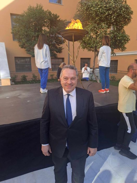 Ο Κώστας Σβόλης στην άφιξη της Ολυμπιακής Φλόγας- "Συμβολίζει τη ζωή"