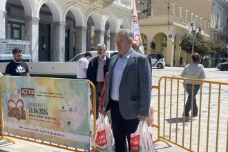 Ευρωεκλογές 2024-Φώτης Ηλιόπουλος: Προσφορά στους συνανθρώπους μας που έχουν ανάγκη από τρόφιμα