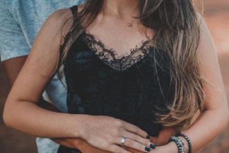 Κι όμως... Υπάρχει ένα γυναικείο χαρακτηριστικό που αγχώνει τους άντρες