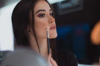 Setting spray: Το αόρατο πέπλο προστασίας του μακιγιάζ- Δείτε πώς να το φτιάξετε μόνες σας!