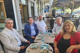 Θ. Βασιλόπουλος: Στιγμές χαλάρωσης με τους συνεργάτες του