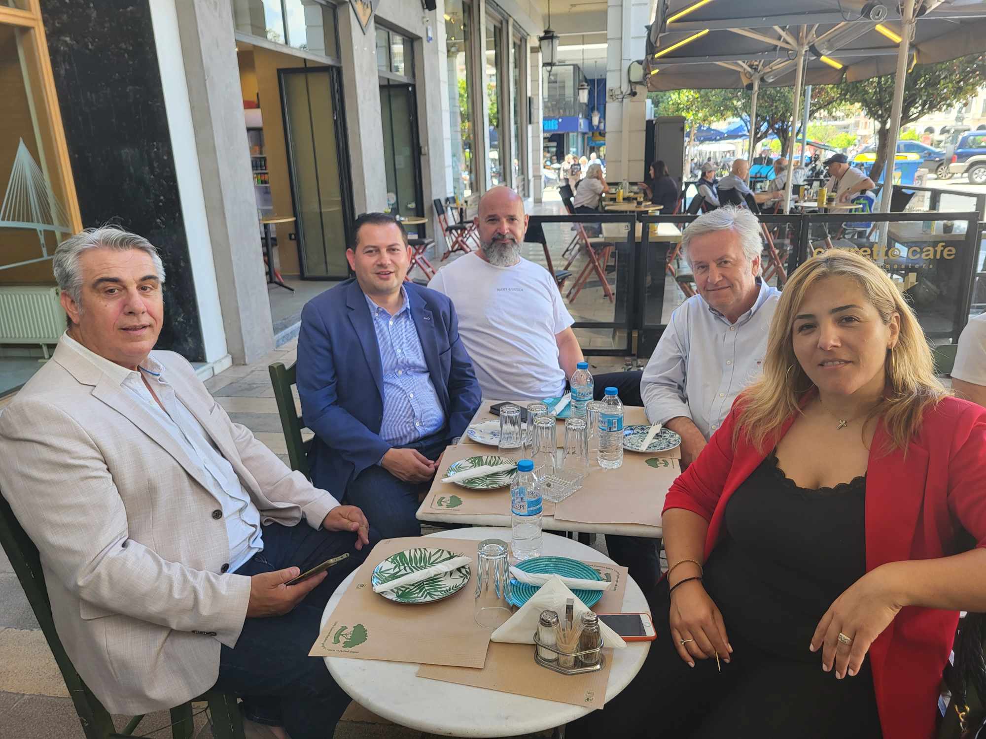 Θ. Βασιλόπουλος: Στιγμές χαλάρωσης με τους συνεργάτες του