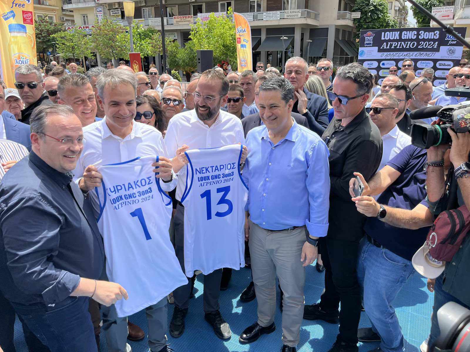 Ο Μητσοτάκης κέρδισε Φαρμάκη και Παπαναστασίου σε βολές μπάσκετ! (ΒΙΝΤΕΟ)