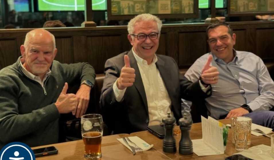 Γ. Παπανδρέου, Αλ. Τσίπρας και Θ. Ρουσόπουλος παρακολούθησαν μαζί το Ολυμπιακός-Φιορεντίνα