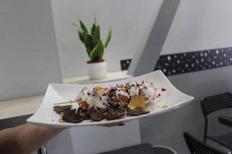 Sweet day: Δείτε πως σας ετοιμάζουμε το μοναδικό Καλαμάκι- Λουκουμά! ΒΙΝΤΕΟ