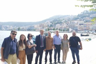 Στην αγορά της Αμφιλοχίας ο Κώστας Καρπέτας ΦΩΤΟ